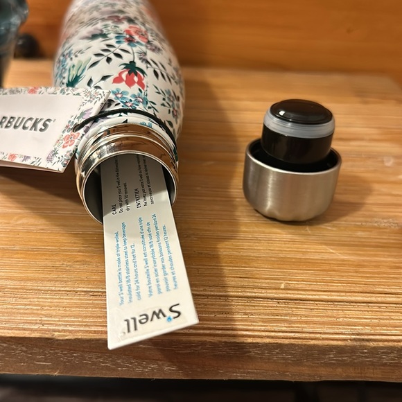 NEW 17oz Swell Water Bottle Starbucks Limited Edition Liberty Fabrics - Picture 3 of 4